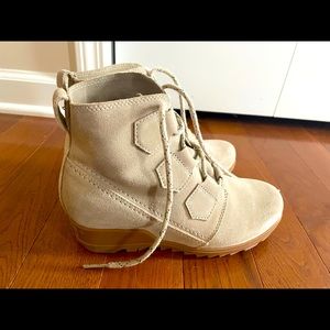 Sorel Evie lace bootie